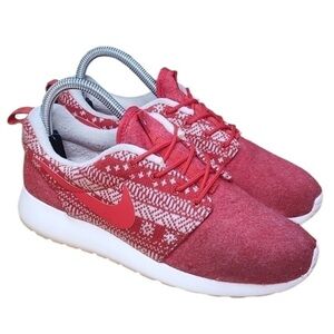 Nike Women's Roshe One Winter Red Sneakers Size 6.5
